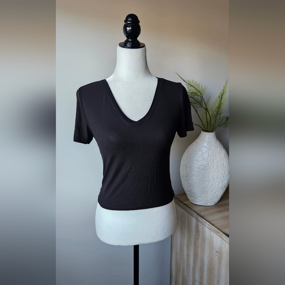 Active Basic Black V-Neck Short Sleeve Top